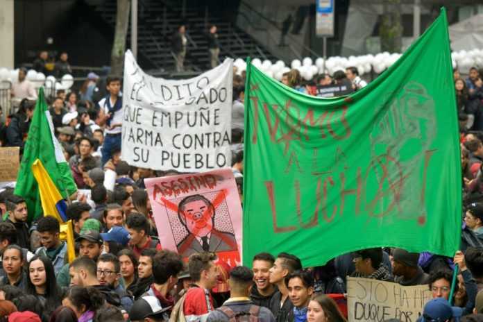 fbcaa colombianos empiezan marchas contra el gobierno de duque imagen