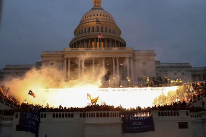 Biden pidió unidad y evitar nuevos actos de violencia como el reciente ataque contra el Capitolio (REUTERS/Leah Millis)