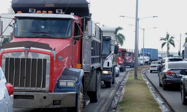 Proponen eliminar el tránsito de vehículos pesados en el Malecón