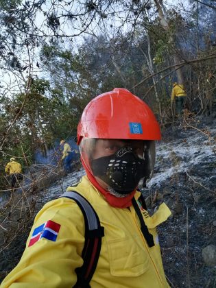 1614550509 187 Bomberos forestales sofocan dos incendios en bosques de Dajabon