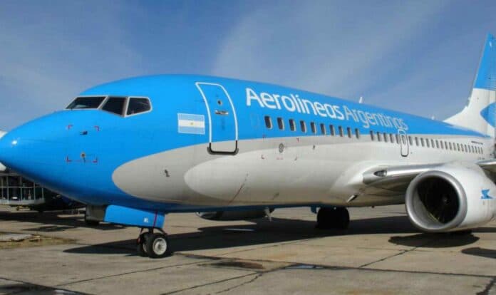 Aerolíneas Argentinas, golpeada por el Covid: suspende sus vuelos a Punta Cana