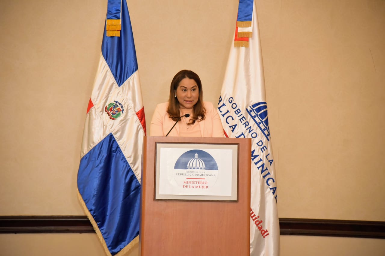 La ministra de la Mujer, Mayra Jiménez.
