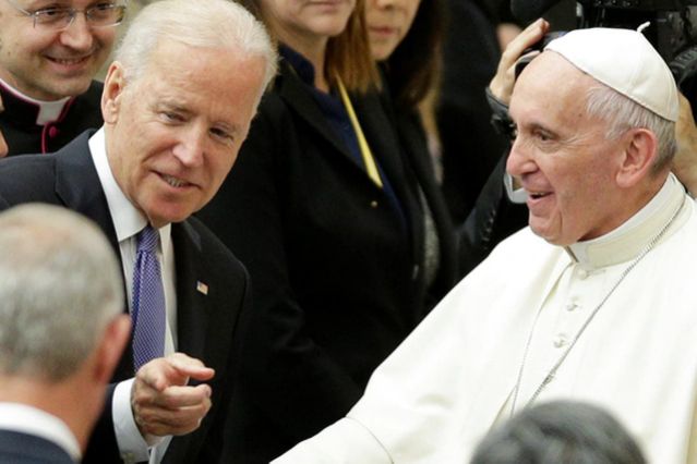 Biden y el papa charlaron en privado unos 75 minutos en histórica visita