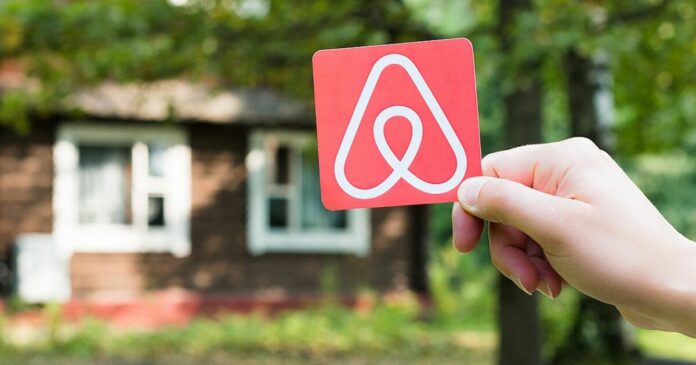 Airbnb prohíbe de forma definitiva las fiestas en sus alojamientos