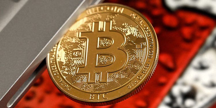 El bitcoin pierde un 33 de su valor en