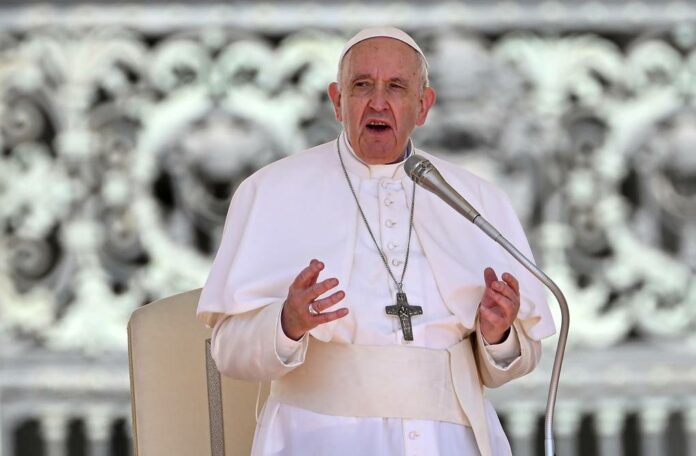 El papa quiere mayor atención de Iglesia a separados y divorciados