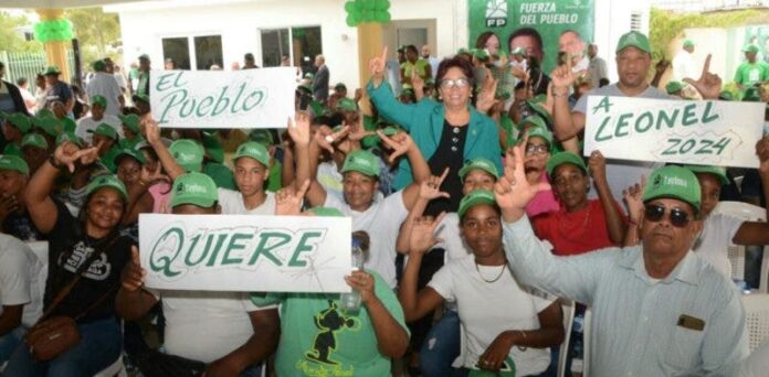 Leonel Fernández continúa ruta de juramentaciones en Santo Domingo Este