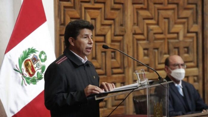 Presidente de Perú es interrogado por presunta corrupción