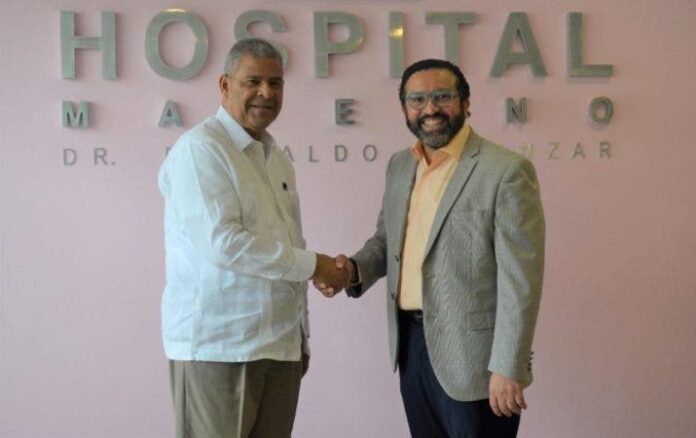 Hospital Materno Reynaldo Almánzar recibe visita del ministro de Administración Pública