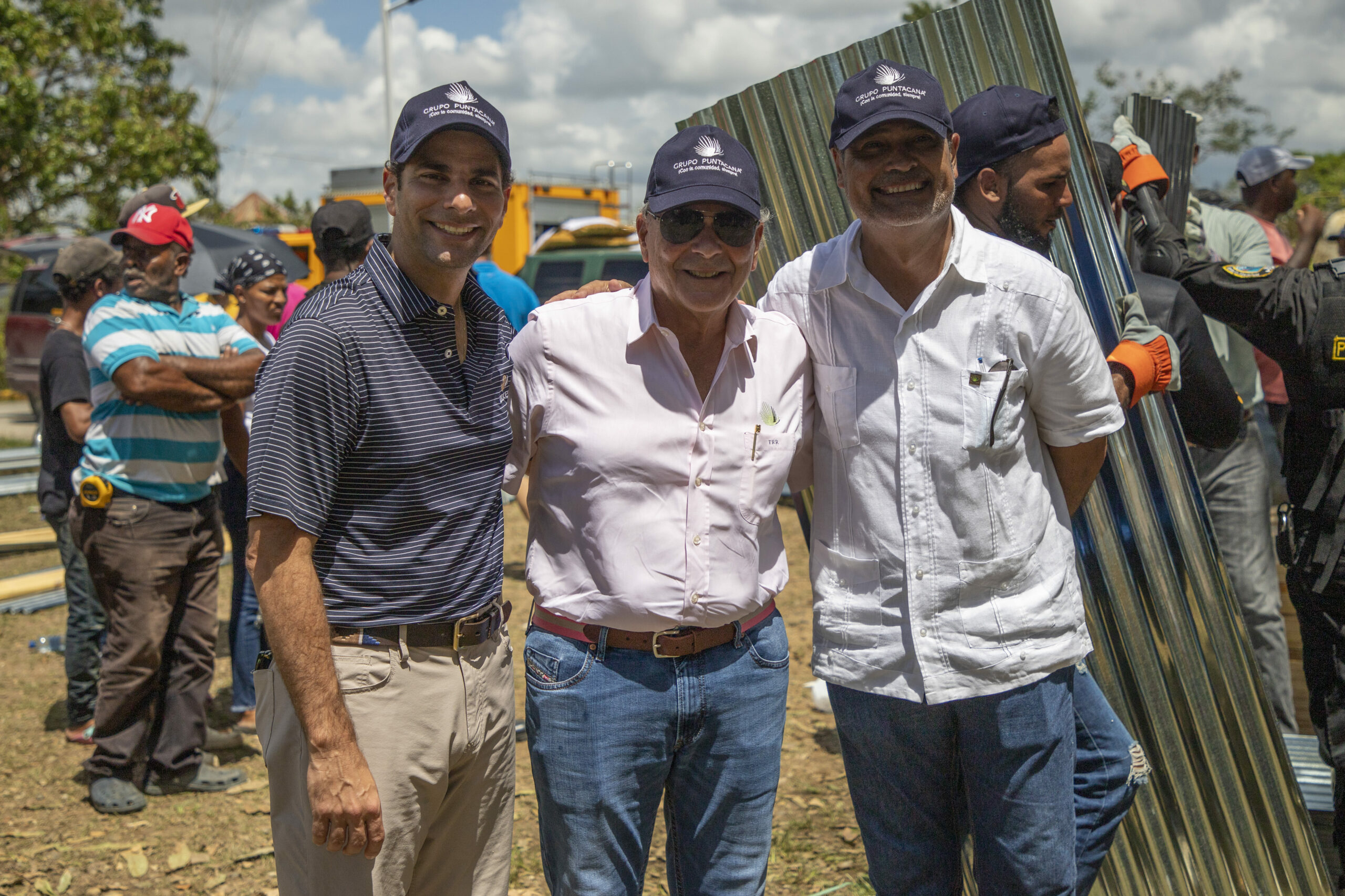 1664484308 458 Fundacion Grupo Puntacana dona materiales para reparar viviendas afectadas por
