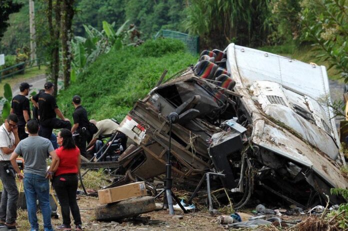 Accidente de autobús deja nueve muertos en Costa Rica