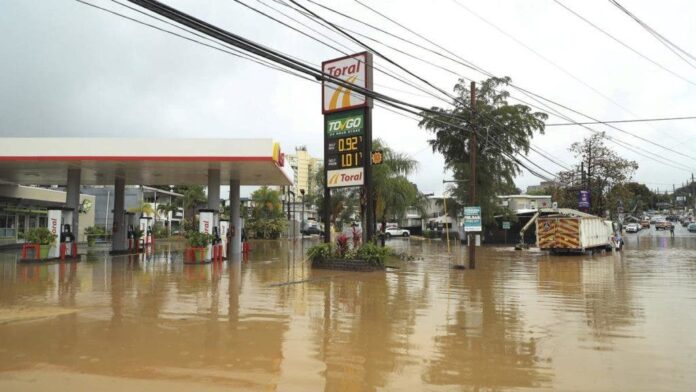 Earl podría dejar inundaciones y deslizamientos de tierra en PR 