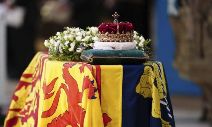 Unos 2.300 agentes custodiarán el féretro de Isabel II hacia Windsor
