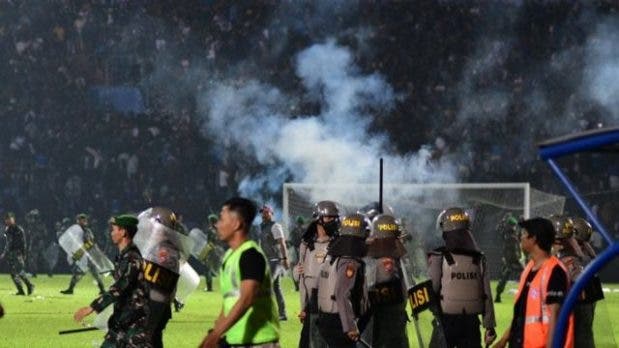 1664847907 762 Indonesia 125 muertos tras disturbios en partido de futbol