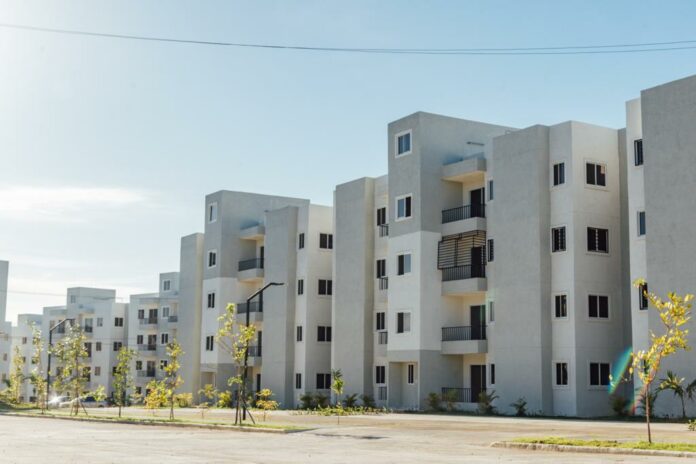 Gobierno entrega 200 apartamentos en “Mi Vivienda Hato Nuevo”