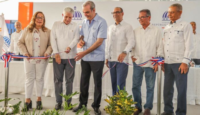 Abinader inaugura remodelación autopista Santiago-Navarrete