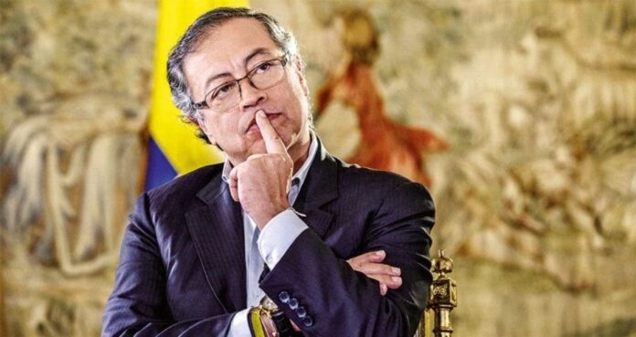 Gustavo Petro es declarado persona no grata por Congreso de Perú