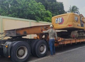 Agricultura envía maquinaria pesada tras daños de tormenta Melissa