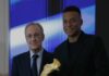 Mbappé recibe la Bota de Oro 2025 en el Santiago Bernabéu
