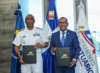 Colaboración entre DA y Armada fortalece seguridad aeroportuaria