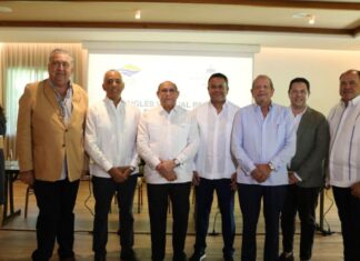 Mescyt lanza programa de inglés con 5,000 becas para turismo