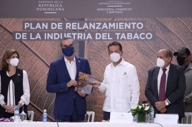 Industria y Comercio presenta plan de acción para el relanzamiento de la industria del Tabaco 