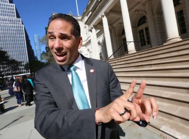 Concejal del Bronx Fernando Cabrera afirma el racismo persiste en EE.UU.