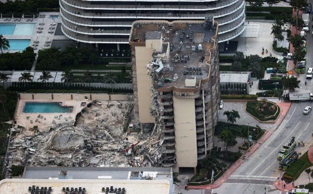 Derrumbe en Miami: se interrumpieron las tareas de rescate por el peligro del colapso en el resto del condominio
