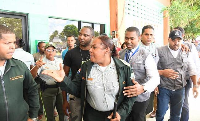 Aplazan audiencia disciplinaria contra coronela Ysabelita de los Santos Defensor