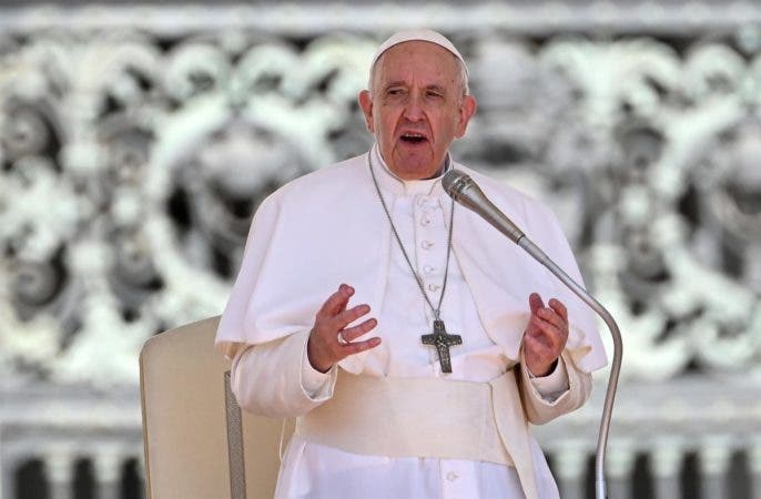 El papa dice guerra hace emerger cinismo y  brutalidad humana￼