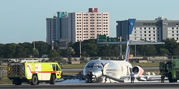 Tres heridos leves en el fuego de avión salió RD a Miami