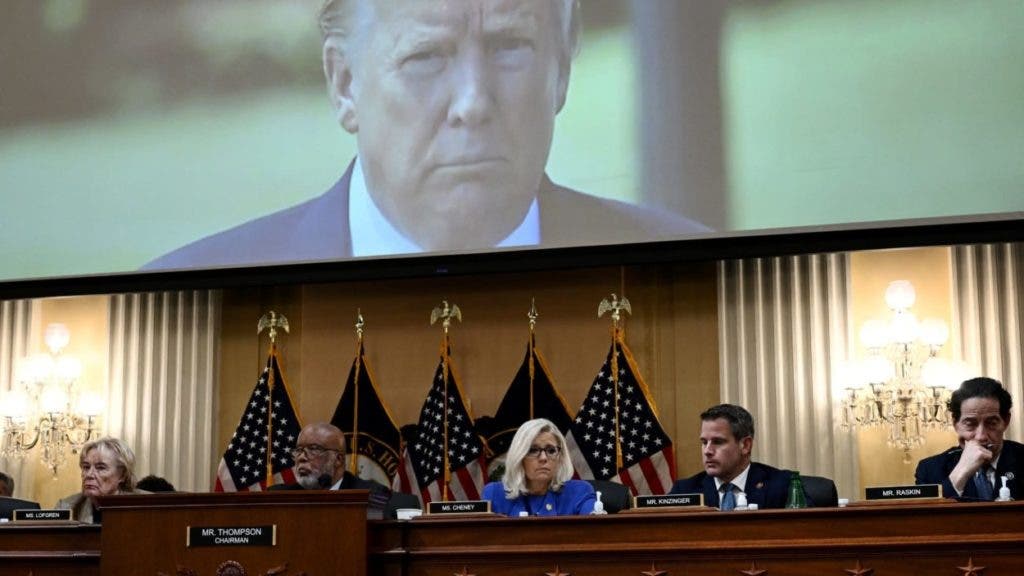 Trump: Comité que investiga asalto al Capitolio es tribunal canguro