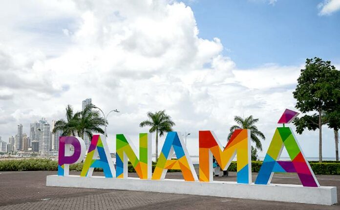 Panamá facilitará visa a dominicanos para incentivar turismo de compras