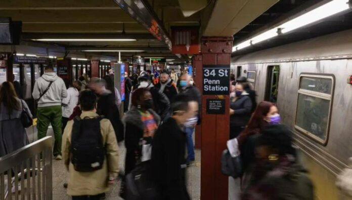 NY colocará cámaras de video en todos los vagones de la red de metro