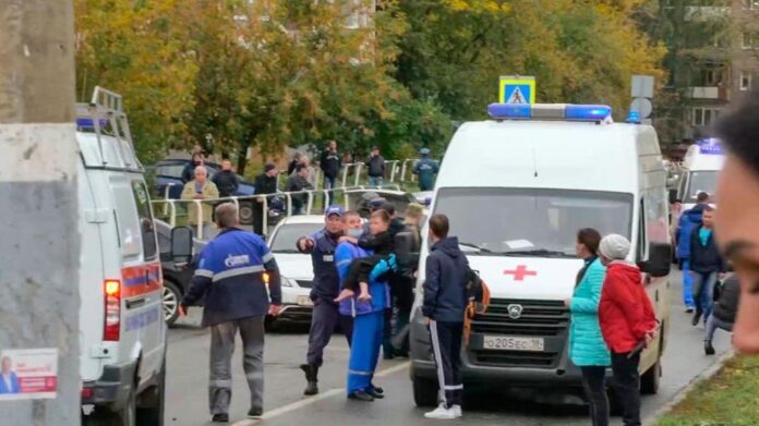 Rusia: 13 muertos y 23 heridos en tiroteo en una escuela 