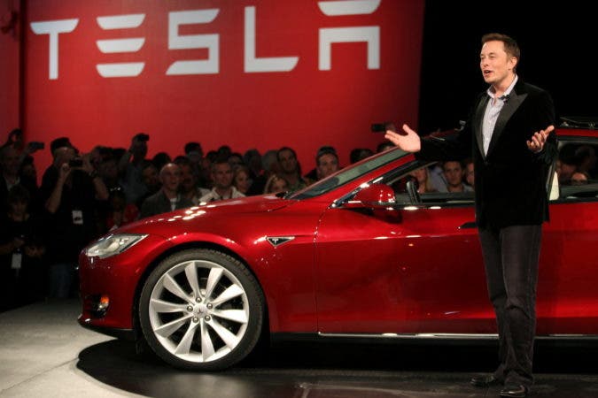 Yoon le pide a Elon Musk que instale planta de Tesla en Corea del Sur