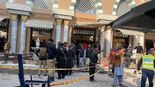 Un ataque suicida en una mezquita de Pakistán deja 34 muertos y 150 heridos
