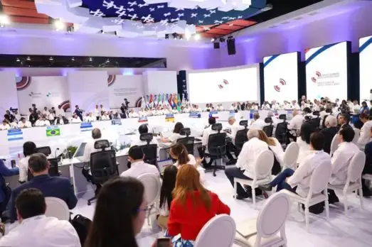 La Cumbre Iberoamericana aprueba ambiciosa agenda